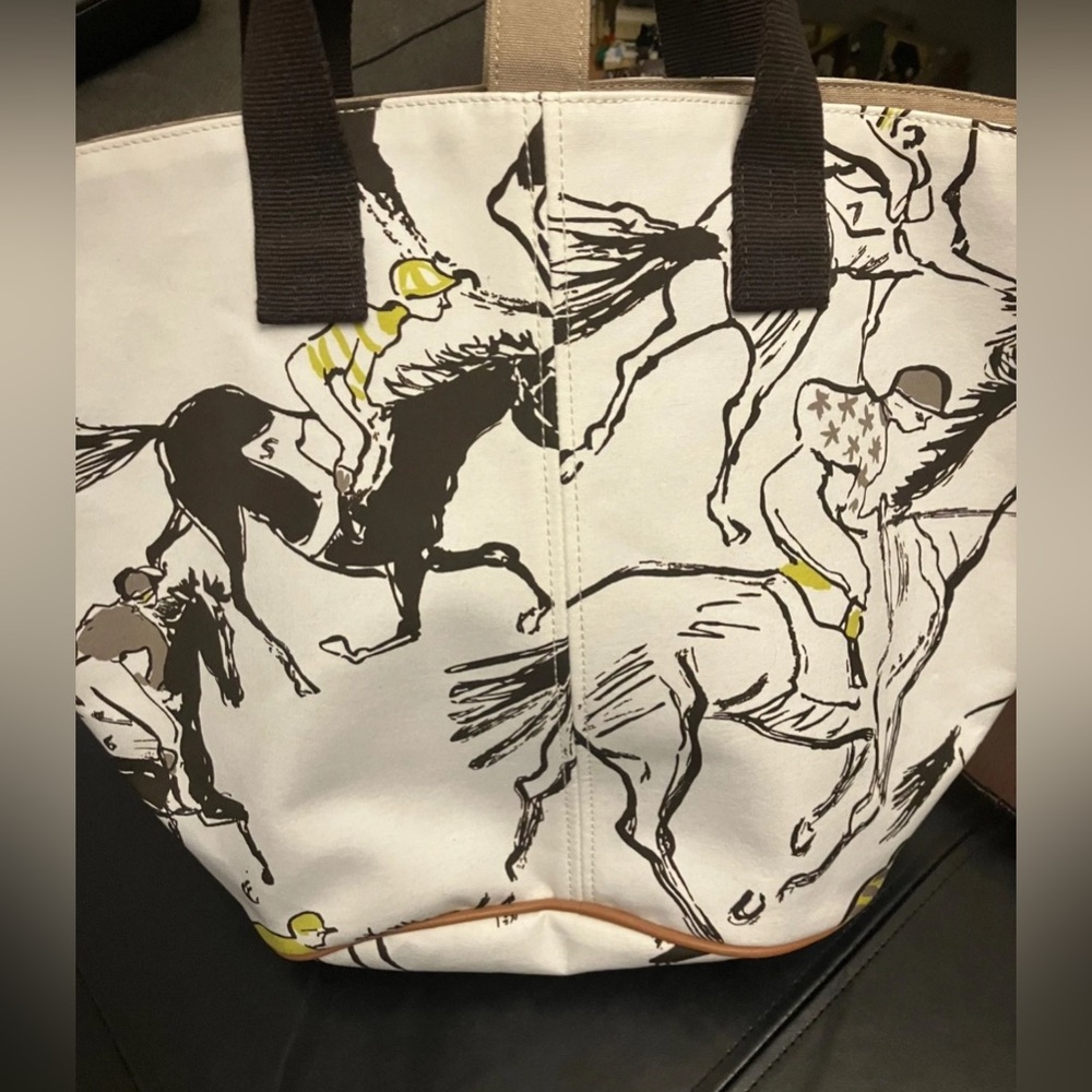 Hermes Panie De Plage Horse Print Canvas Tote with Tan Pouch - Picture 9 of 11
